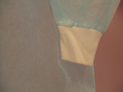 Ρευστή ανθεκτική μίας χρήσης εσθήτα απομόνωσης, πολυστρωματική μη υφαμένη χειρουργική εσθήτα