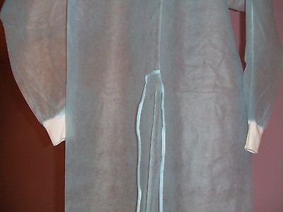 Μίας χρήσης εσθήτα απομόνωσης απόδειξης σκόνης για τους γιατρούς/τις νοσοκόμες/τους εργαζομένους εργαστηρίων